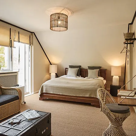 Szálloda Tisvildeleje Strandhotel 3*